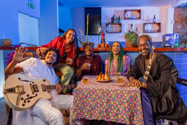 [Cena Musical do Centro Antigo de Salvador é destaque no EP Cabaça Sonora 2! ]