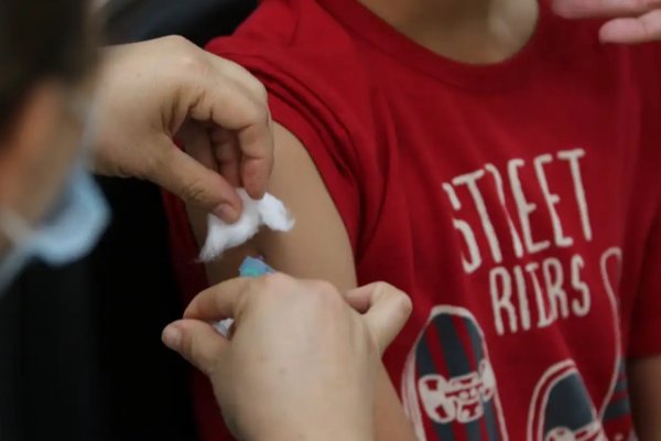 [Vacinação nas escolas segue até dia 30 e meta é imunizar 27 milhões]