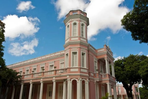 [Após investigação, universidade federal demite professora e servidor por assédio sexual]