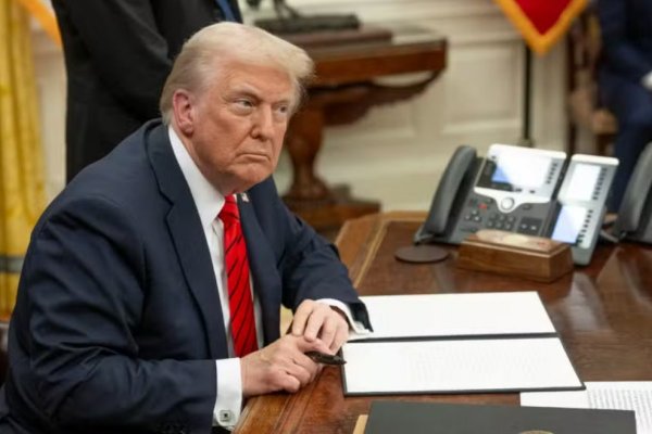 [Trump cancela ida de negociadores dos EUA ao Paquistão: 'perda de tempo']