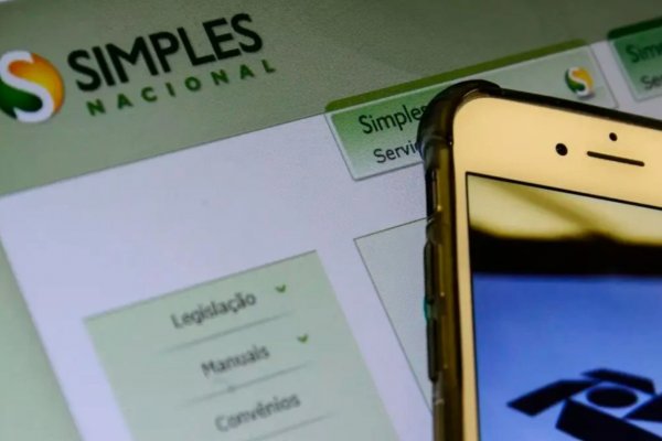 [Receita Federal notifica mais de 1,1 milhão de empresas e MEIs por débitos tributários]