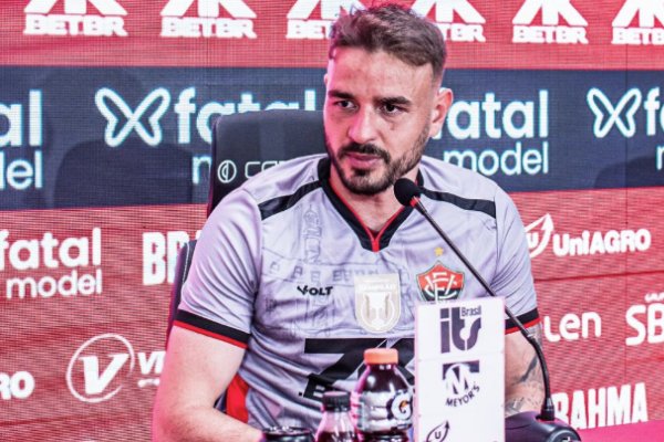 [Vitória anuncia rescisão em comum acordo com o goleiro Gabriel Vasconcellos ]